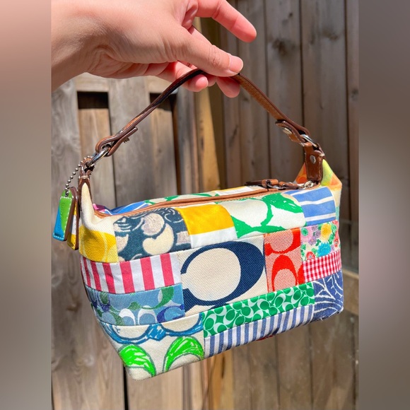 ❌SOLD FACEBOOK❌ 100% AUTHENTIC Y2K COACH HAMPTONS MULTICOLOR PATCHWORK PURSE 💐 - Picture 8 of 10